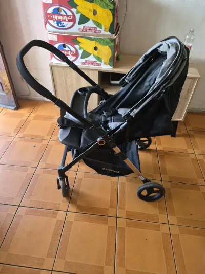 Coche Bebesit gris en buen estado - miniatura 2