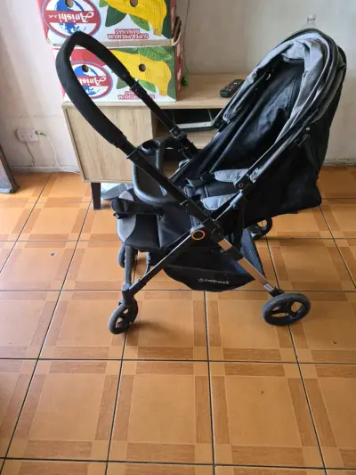 Coche Bebesit gris en buen estado - miniatura 5