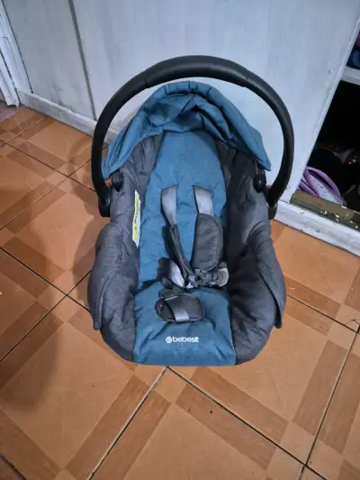 Silla de auto Bebesit gris y azul - miniatura 1