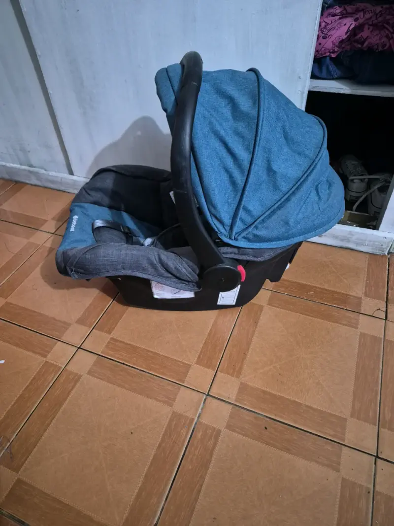 Silla de auto Bebesit gris y azul - 3