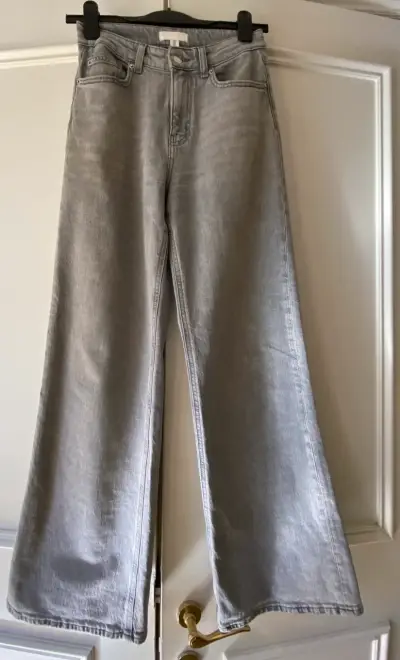 Jeans gris anchos de mujer - miniatura 1