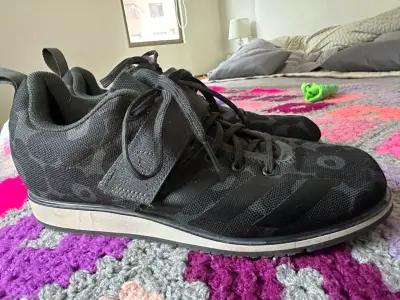 Zapatillas Adidas powerlift - miniatura 1