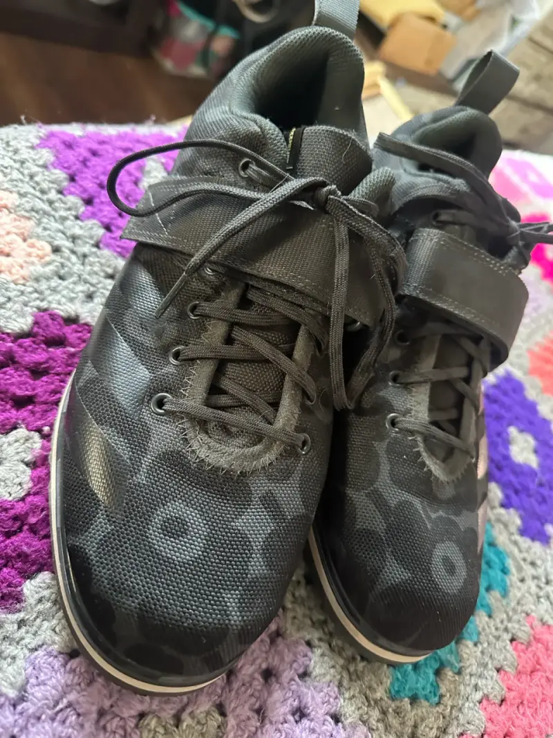 Zapatillas Adidas powerlift - 4