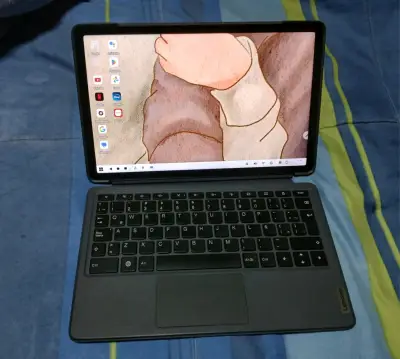 Tablet Lenovo con teclado removible - miniatura 1