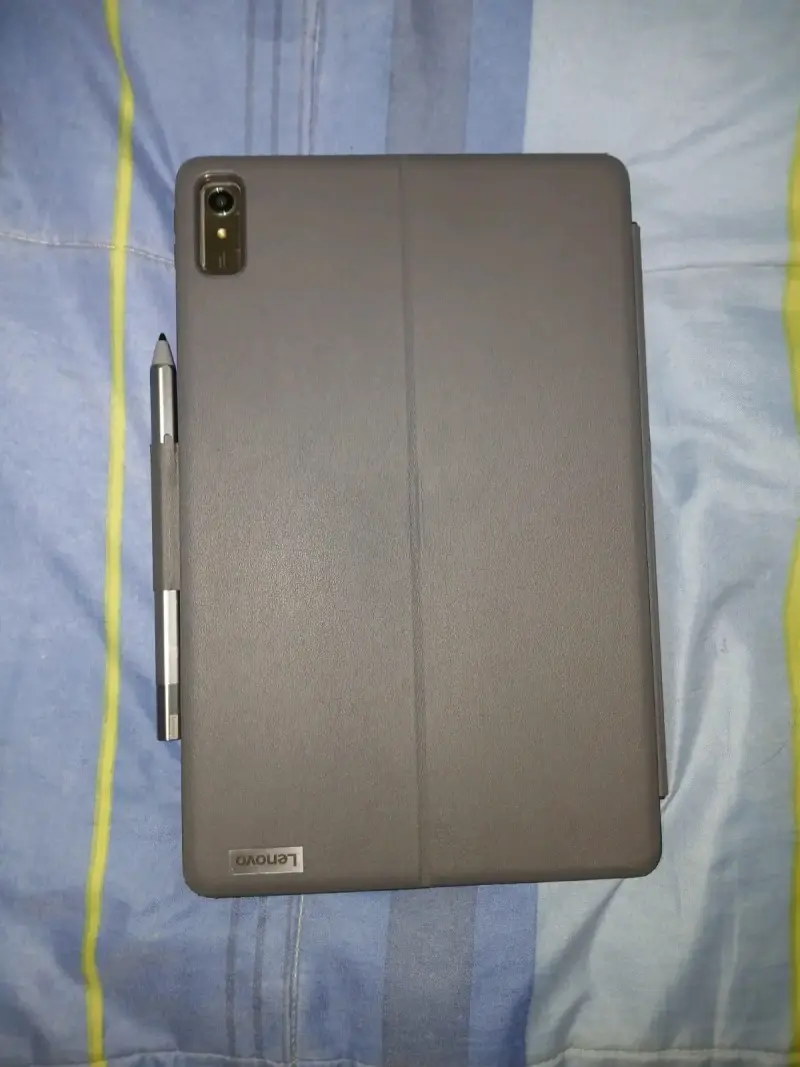 Tablet Lenovo con teclado removible - 3