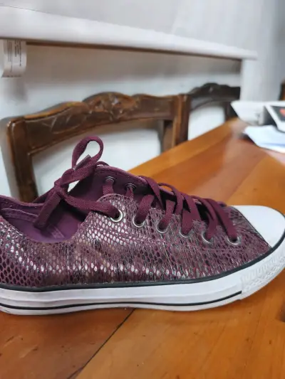 Zapatillas burdeo converse - miniatura 1