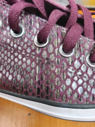 Zapatillas burdeo converse - miniatura 2