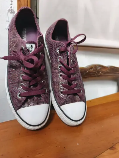 Zapatillas burdeo converse - miniatura 6