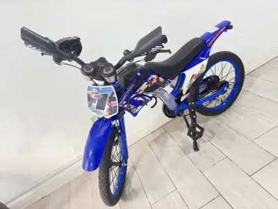 Bicicleta infantil azul deportiva - miniatura 1