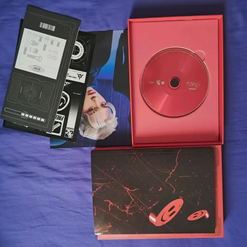 Álbum K-pop Ordinary de Stray Kids - 2