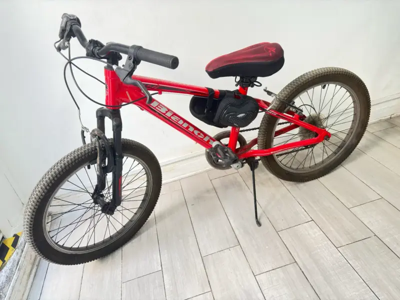 Bicicleta roja para niños - 3