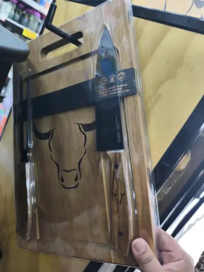 Set de cuchillos con tabla de madera marca Wayu - miniatura 2