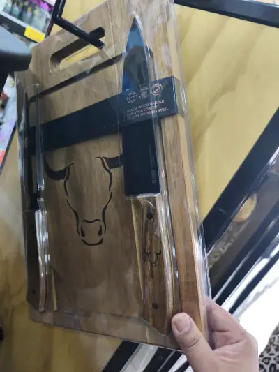 Set de cuchillos con tabla de madera marca Wayu - miniatura 3