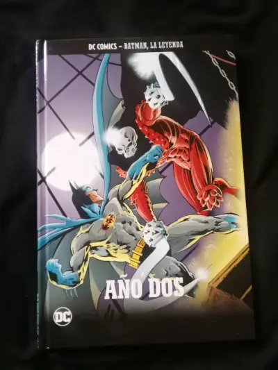 Cómic Batman: Año Dos Salvat  - Batman La Leyenda - miniatura 1