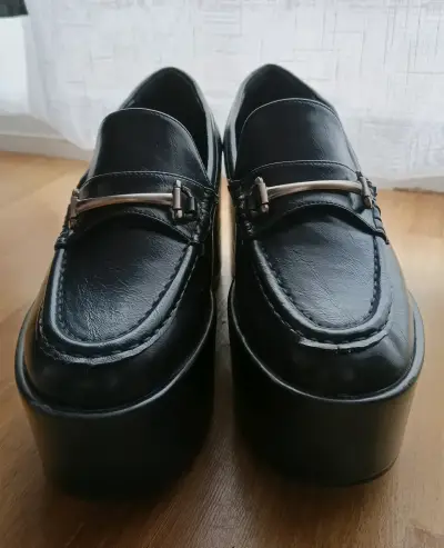 Zapatos mocasines negros con plataforma - miniatura 1