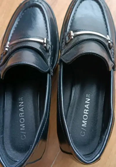 Zapatos mocasines negros con plataforma - miniatura 3