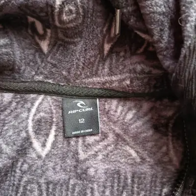 Polerón con capucha estampado gris - miniatura 2