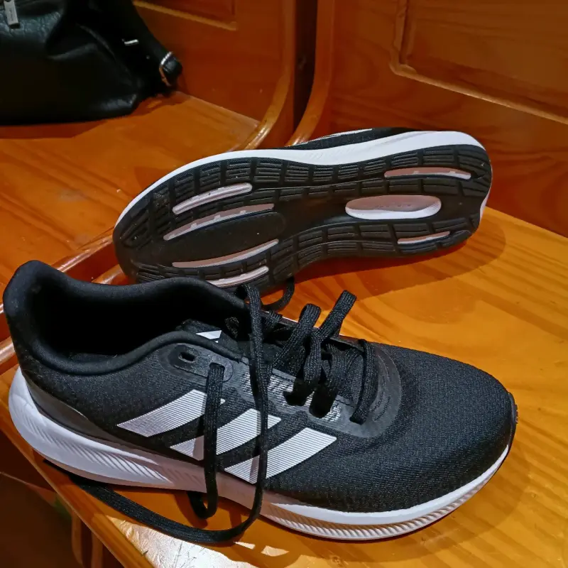 Zapatillas negras deportivas Adidas - 2