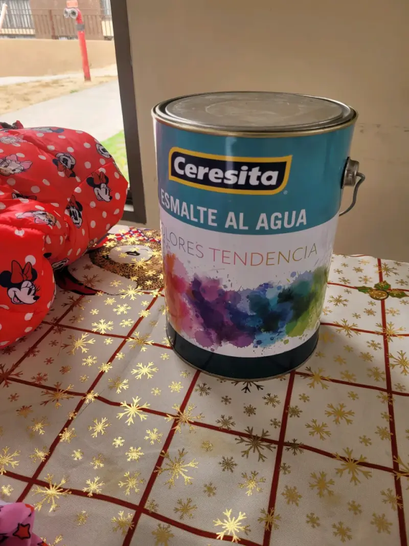 Esmalte al agua Ceresita