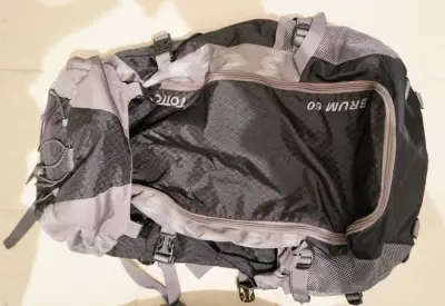 Mochila de senderismo 60L - miniatura 1