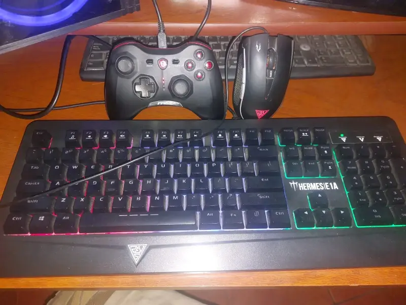PC con AMD Ryzen 5 3500X y 16GB RAM - 2