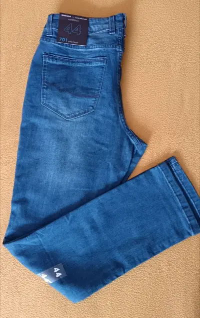 Jeans azul varón talla 44 - miniatura 1