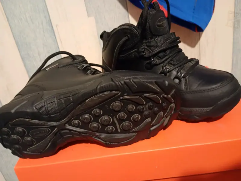 Zapatillas deportivas negras con verde - 5