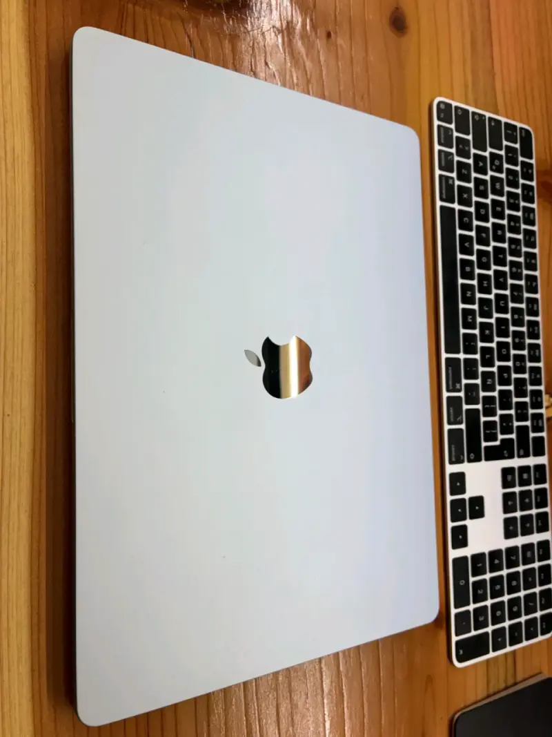 MacBook air 15 pulgadas m4 - 3