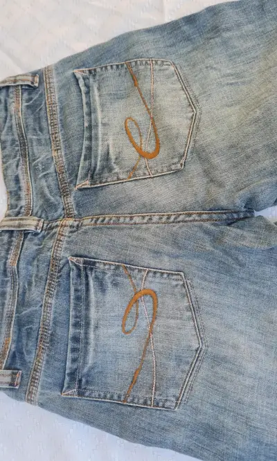 Jeans capri azul desgastado - miniatura 3