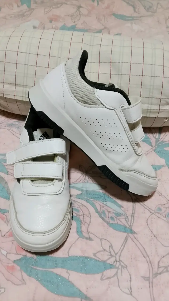 Zapatillas blancas con velcro - 3