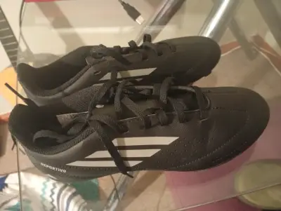 Zapatillas deportivas futbol como nuevas - miniatura 1