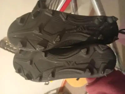 Zapatillas deportivas futbol como nuevas - miniatura 2