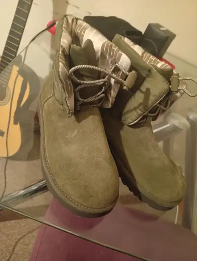 Botas UGG Originales verdes de gamuza - miniatura 1