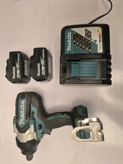 Taladro percutor Makita 18V - miniatura 1