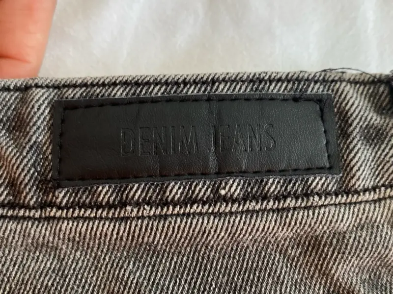 Jeans clásicos negros - 2
