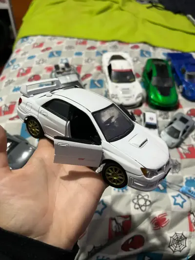 Auto a escala Subaru Impreza STI - miniatura 1