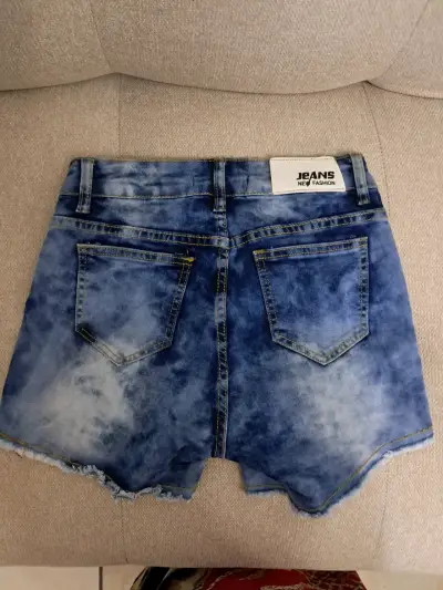 Shorts de mezclilla con parches - miniatura 2