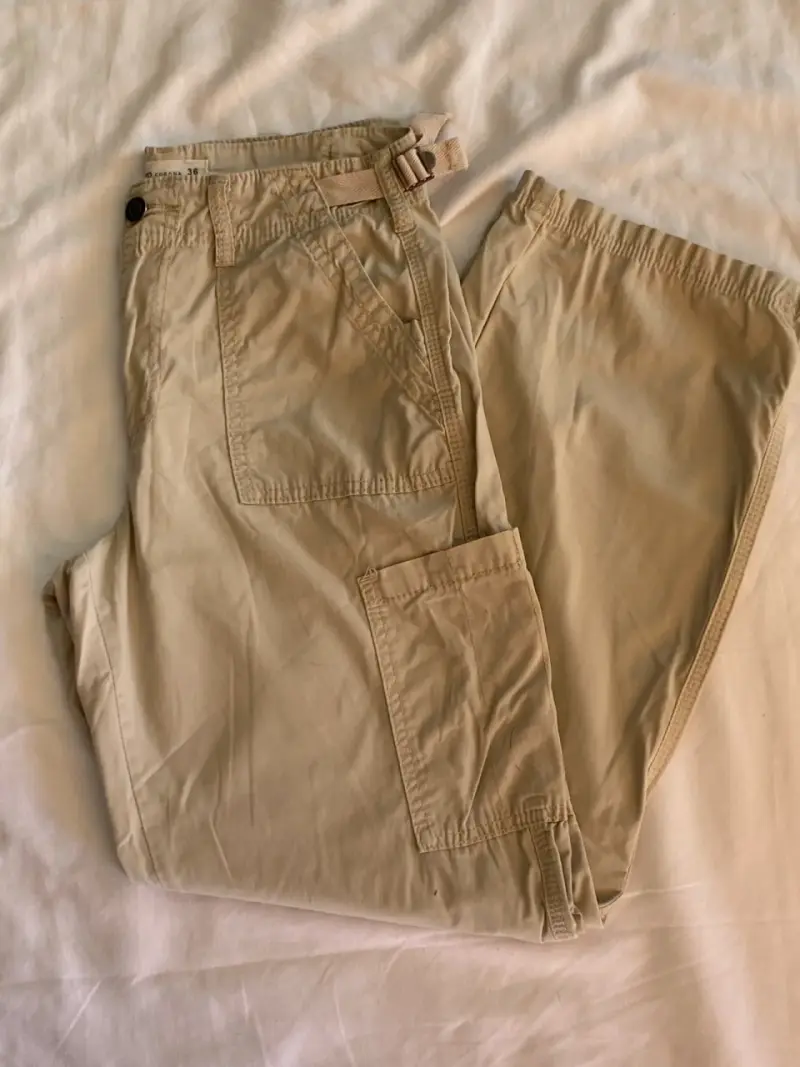 Pantalones cargo beige