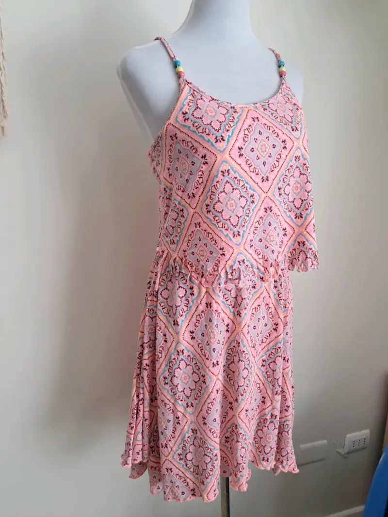 Vestido rosa estampado veraniego - 2