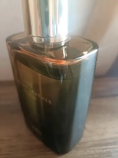 Perfume Oud Vibrant Leather Elixir - miniatura 2