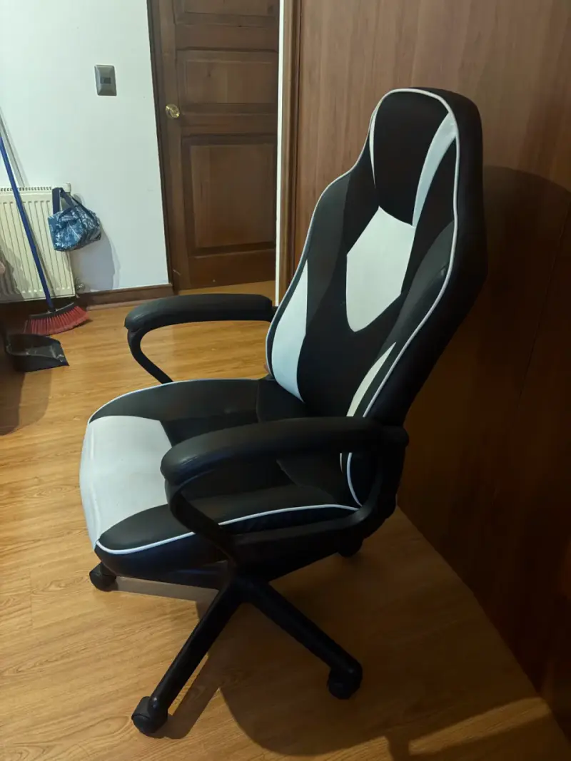 Silla gamer ergonómica negro y blanco - 3