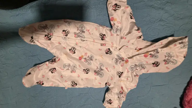Parka negra con capucha de peluche - 3