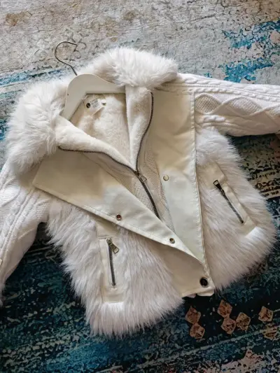 Chaqueta blanca con pelaje niña talla 2 a 3 años - miniatura 1