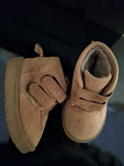 Botas de invierno café para niño talla 20 - miniatura 1