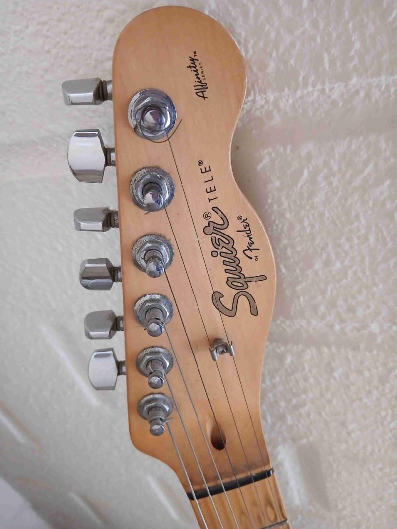 Guitarra eléctrica  Squier by Fender vintage - 2