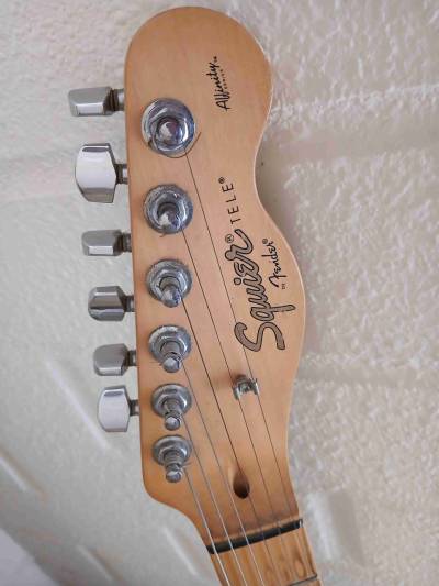 Guitarra eléctrica  Squier by Fender vintage - miniatura 2