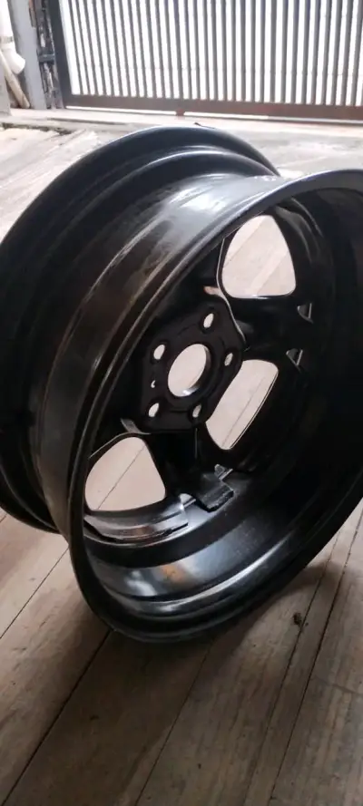 Juego de 4 Llantas Toyota con sus tapas - miniatura 3
