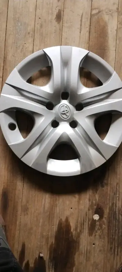 Juego de 4 Llantas Toyota con sus tapas - miniatura 5