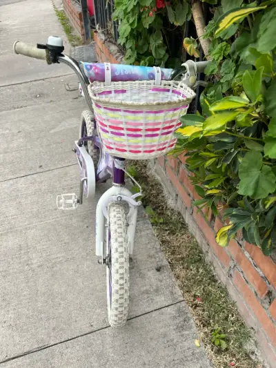 Bicicleta infantil Violeta Frozen - miniatura 3