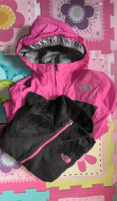 Chaqueta 3 en 1 rosa North Face talla 10-12 - miniatura 1
